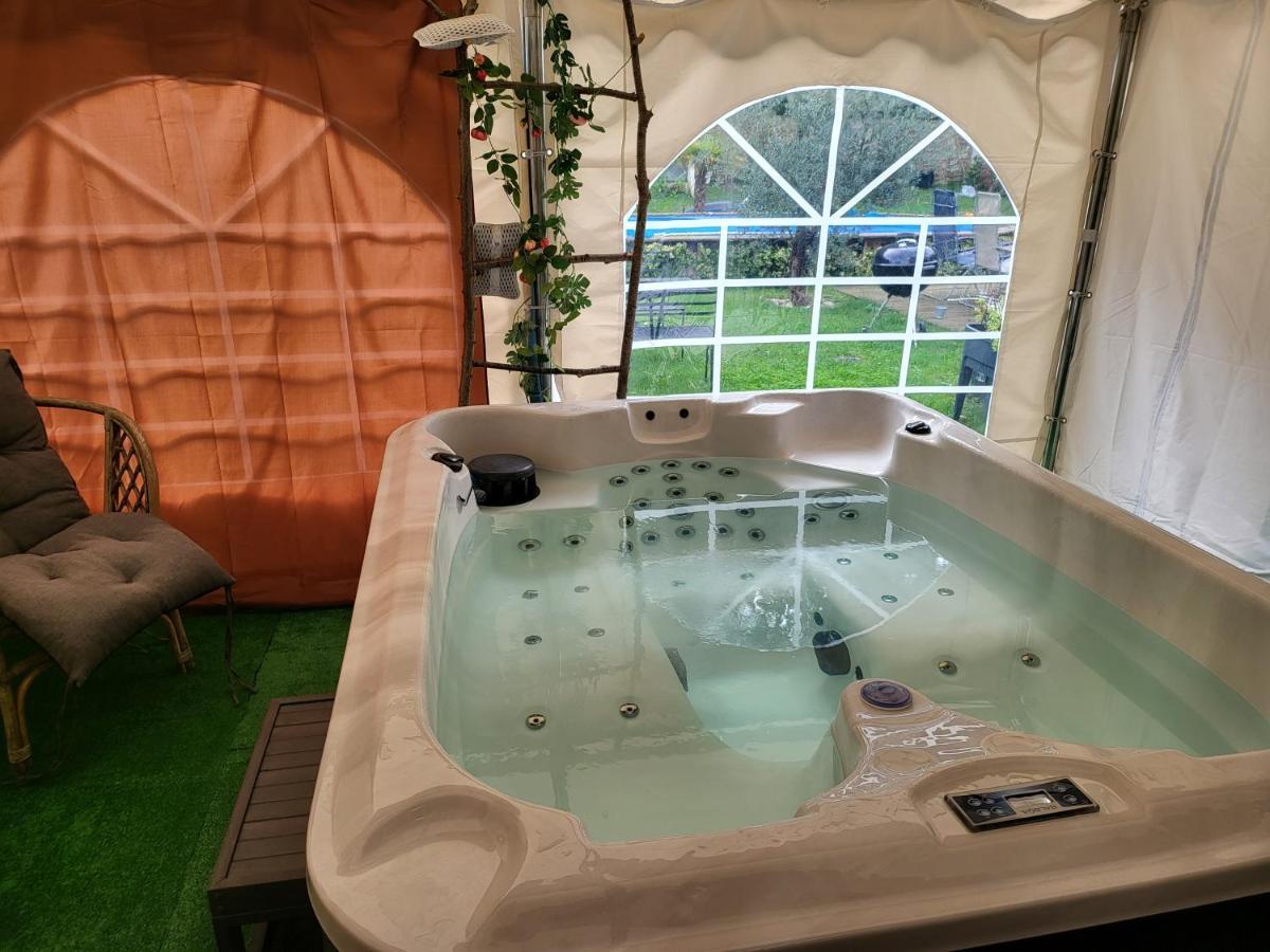 Bed and Breakfast Choisy Le Jacuzzi Exterior foto